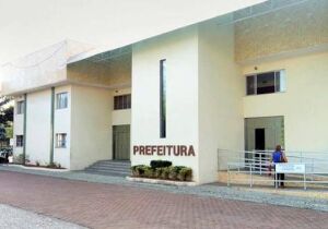 Prefeitura de Cabo Frio analisa decisão judicial que determina pagamento de horas extras a professor