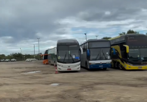 Mudanças no acesso de ônibus de turismo em Cabo Frio pegam trade de surpresa