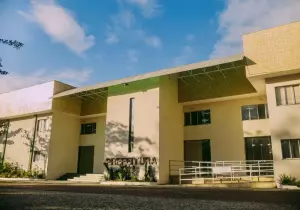 Em Cabo Frio, servidores da Educação denunciam que estão recebendo menos do que o salário mínimo