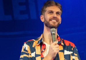 Espetáculos de comedia movimentam o Teatro de São Pedro da Aldeia neste mês de agosto