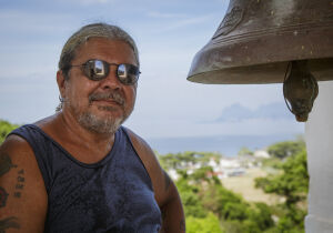 Sophia Editora lança 'Praia de Itaipu  histórias de um paraíso errante', de Victor Andrade de Melo