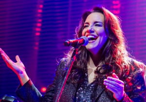 Prefeitura de Cabo Frio anuncia show de Ana Carolina e cancela Parada LGBT do Grupo Iguais
