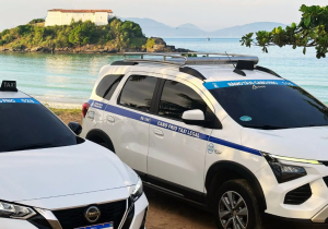 Prefeito de Cabo Frio tenta controlar táxis e apps, mas especialistas alertam sobre ilegalidade