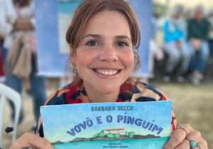 Vovô e o pinguim: Bárbara Secco lança, na Livraria Petit, livro infantil que se passa em Cabo Frio