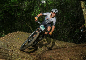 Maior circuito off-road do mundo, XTERRA volta a Búzios com trilhas à beira-mar