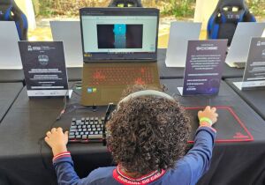 Estudantes de Arraial do Cabo participam de competição online de jogos educativos durante as férias 