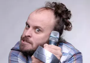 Últimos ingressos: Humorista Paulinho Serra se apresenta em Cabo Frio na próxima semana
