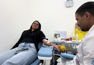 Funcionários do Hospital Geral de Arraial do Cabo fazem doação de sangue coletiva no Hemolagos