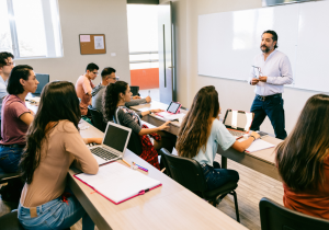 Projeto "Interlinhas" lança concurso de redação para estudantes do ensino médio em Cabo Frio