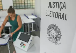 TSE informa que 900 urnas foram substituídas até o meio-dia