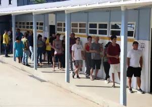 Zanin manda ampliar horário de votação até as 19h em todo o país