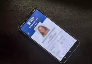 Eleições 2026: e-Título permite justificar ausência pelo celular