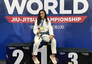 Após dez meses afastada por lesão no joelho, promessa do jiu-jitsu de Cabo Frio volta a competir
