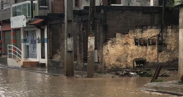 Chuva forte traz transtornos para toda a região