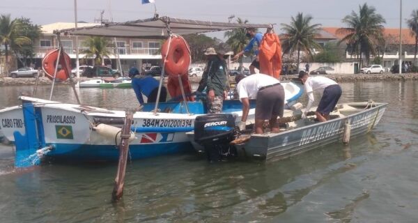 Operação conjunta retira equipamentos de pesca irregular na Lagoa de Araruama
