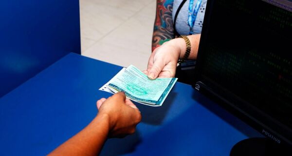 Postos do Detran são reabertos em Cabo Frio e Macaé