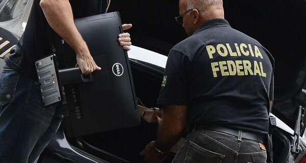 Polícia Federal prende suspeitos de fraudes contra a Caixa