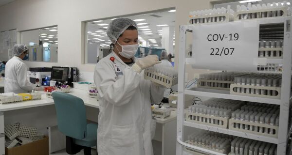 Fiocruz afirma que mortes pelo novo coronavírus chegam ao menor nível desde maio