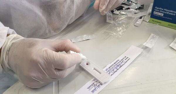Testagem em massa para detectar casos da covid-19 é iniciada em Búzios