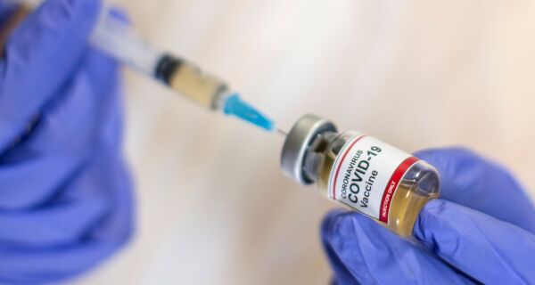 Novo procedimento da Anvisa deve acelerar registro de vacina contra covid-19