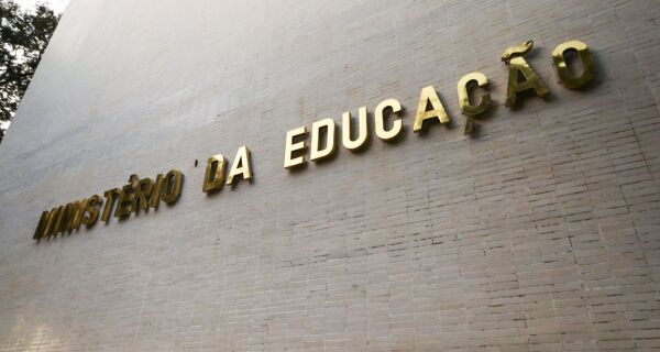 Ministério da Educação muda para 1º de março aulas presenciais nas universidades federais