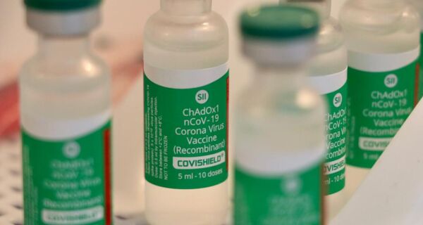 Profissionais da Saúde acima de 60 anos começam a ser vacinados contra a Covid-19 em São Pedro