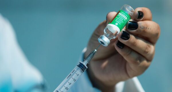 Cronograma do governo prevê entregas de vacinas da covid-19 para 2021