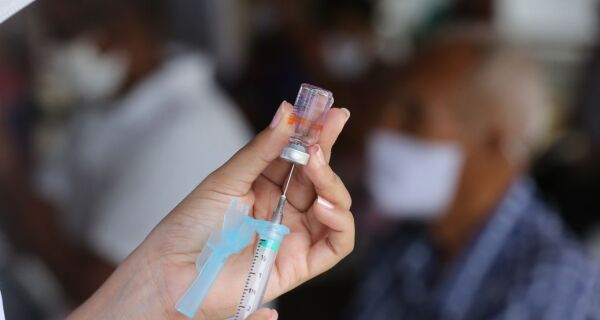 Vacinação de idosos a partir de 90 anos contra Covid-19 deve começar nesta sexta em Cabo Frio 