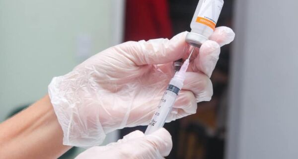 Vacinação de idosos com 90 anos ou mais será na segunda (22) e na quarta (24) em Cabo Frio