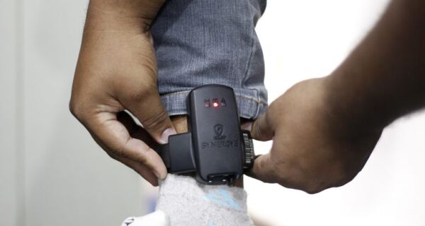 Agressores de mulheres poderão ter que usar tornozeleira eletrônica no estado do Rio