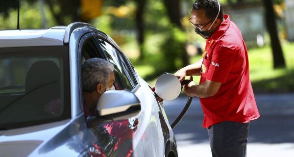 Celulares podem ajudar no combate a fraudes em bombas de combustíveis