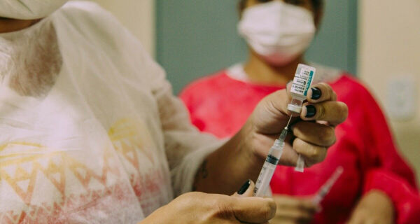 Cabo Frio passa a vacinar contra Covid-19 uma hora mais cedo nos postos de saúde