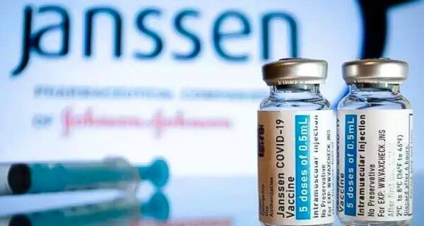 Lote de 1,5 milhão de doses da vacina da Janssen chega ao Brasil