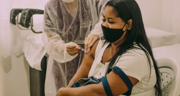 Cabo Frio amplia número de locais de vacinação contra Covid-19 de profissionais da Educação