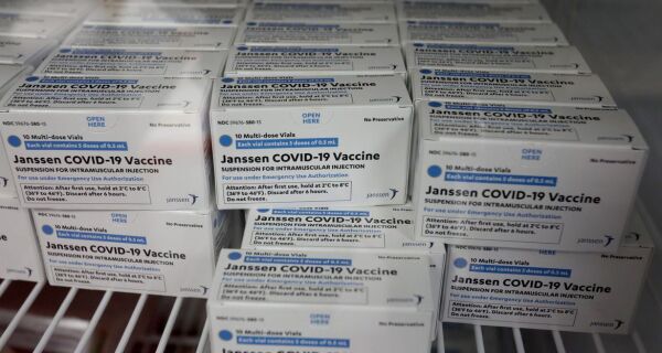 Anvisa libera 2 milhões de doses da Janssen que estavam com pendências