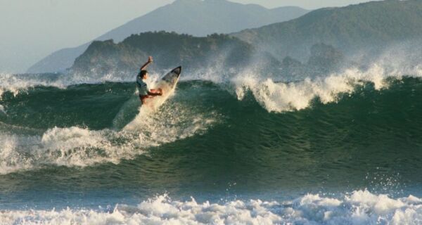 Búzios sedia Campeonato de Surf na Praia de Geribá