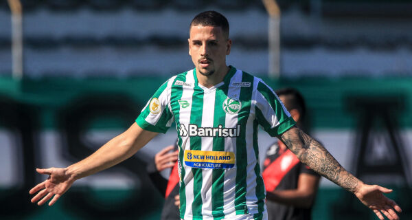 Atacante cabo-friense artilheiro do Brasileirão assina com clube da Ucrânia