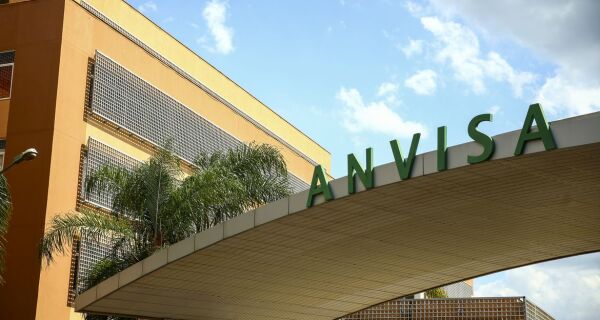 Anvisa determina recolhimento de lotes da CoronaVac