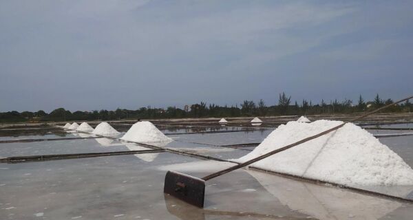 MPF denuncia dono de salina em Arraial por manter trabalhadores em condição análoga à escravidão