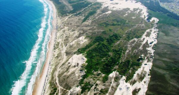 Governador em exercício veta projeto que cria o Monumento das Dunas do Peró