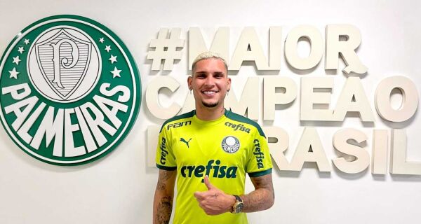 Atacante cabo-friense Rafael Navarro fecha ano de sucesso com transferência para o Palmeiras