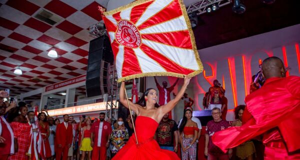 Salgueiro comemora aniversário recebendo Mangueira e Mancha Verde