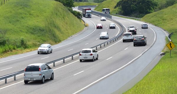 Concessionária espera a passagem de 170 mil veículos na Via Lagos durante o Carnaval 