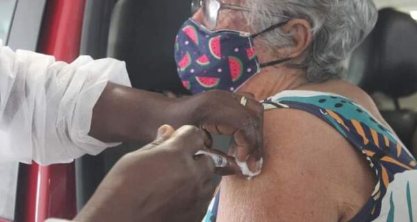 Campanha de vacinação contra a gripe é ampliada para idosos de 78 anos ou mais 