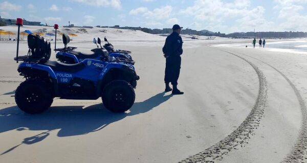 Polícia Militar reforça patrulhamento nas praias da região com chegada de seis quadriciclos