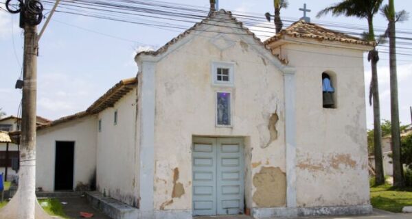 Técnicos vistoriam Capela Imaculada Conceição, em Iguaba, para elaboração de projeto de restauração