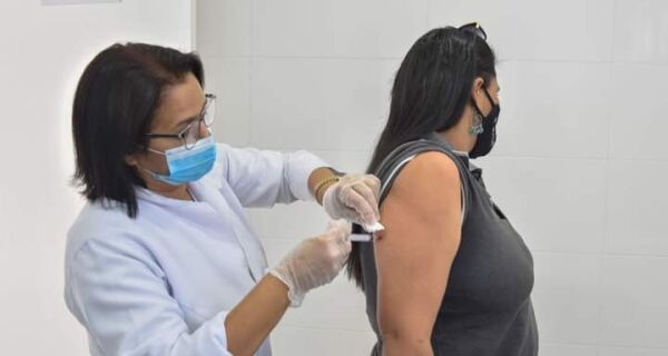 Covid: Búzios anuncia dias e horários fixos de vacinação para cada UBS