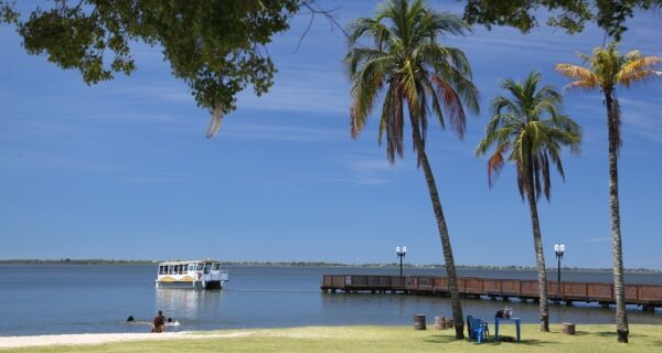Travessias de barcas reforçam a mobilidade em Cabo Frio e Araruama