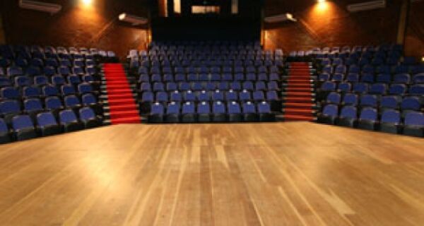 Teatro Municipal de Cabo Frio deve ser reaberto até junho de 2023, diz Prefeitura