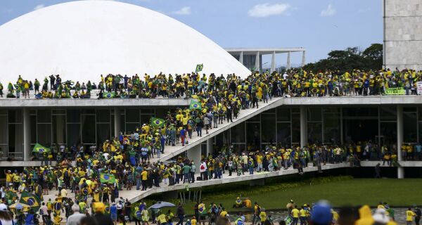 Prefeituras da região fazem silêncio sobre participação de servidores em atos em Brasília